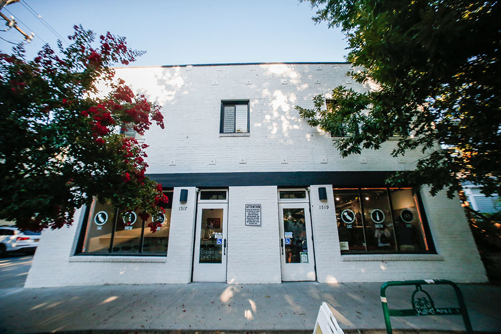 Front of the Sacramento Brew Bar