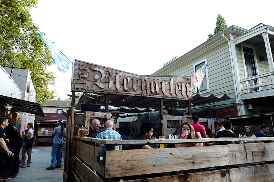 Der Biergarten Atmosphere